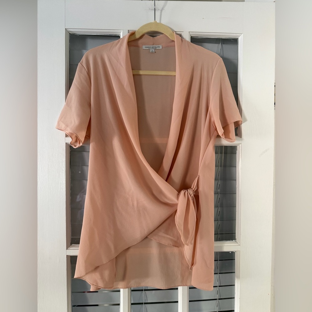 Green Envelope Women’s L Blush Semi Sheer Short Sleeve Wrap Blouse | SKU 0188